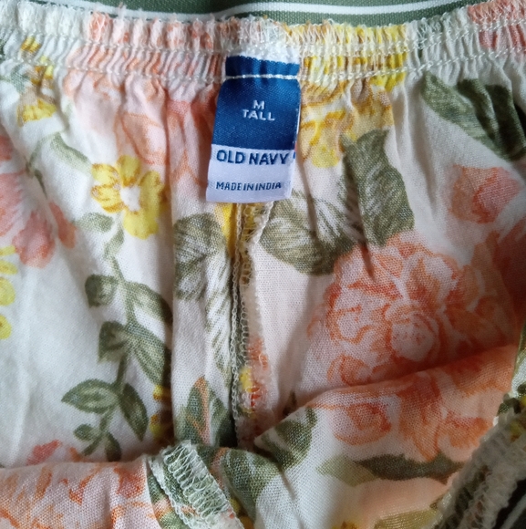 OLD NAVY Tall Lightweight Floral Shorts - Picture 7 of 8